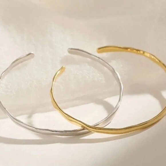 925 Sterling Silver Minimalist Thin Wavy Bangle Cuff Bracelet (Silver or Gold) - Picture 4 of 7